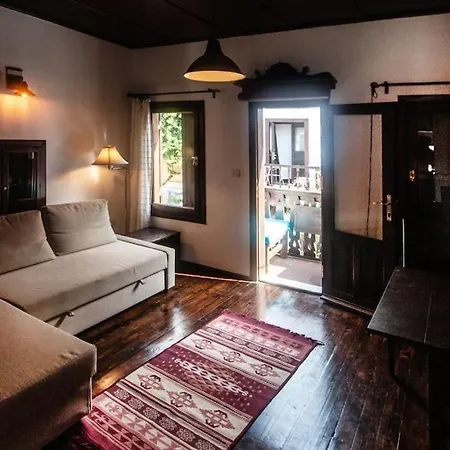 Uzun Carsi Mira Loft קס