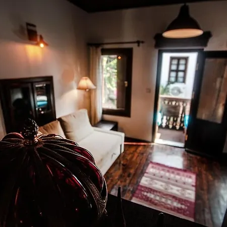 Uzun Carsi Mira Loft דירה